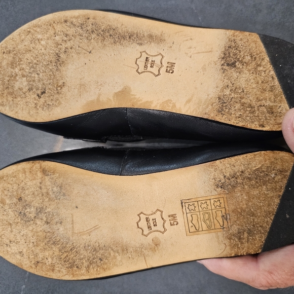 TORY BURCH • Black Leather Ballet Loafers • Size 5M - Picture 11 of 11